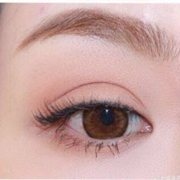 NIB Nude Eyeshadow Clio Pony Effect Beige Neutral - Picture 3 of 4